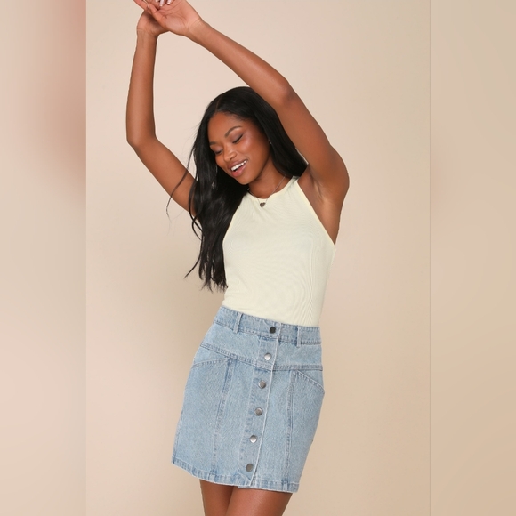 NWT Lulus High Waisted Medium Wash Button Up Denim Real Babe Mini Skirt Sz M - Picture 3 of 10